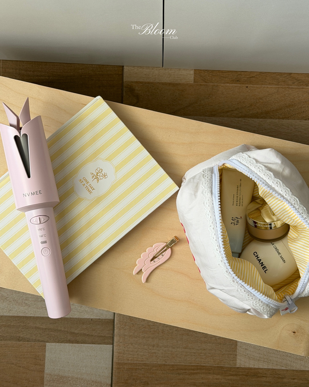 Essential Normal Pouch Live Love Lace