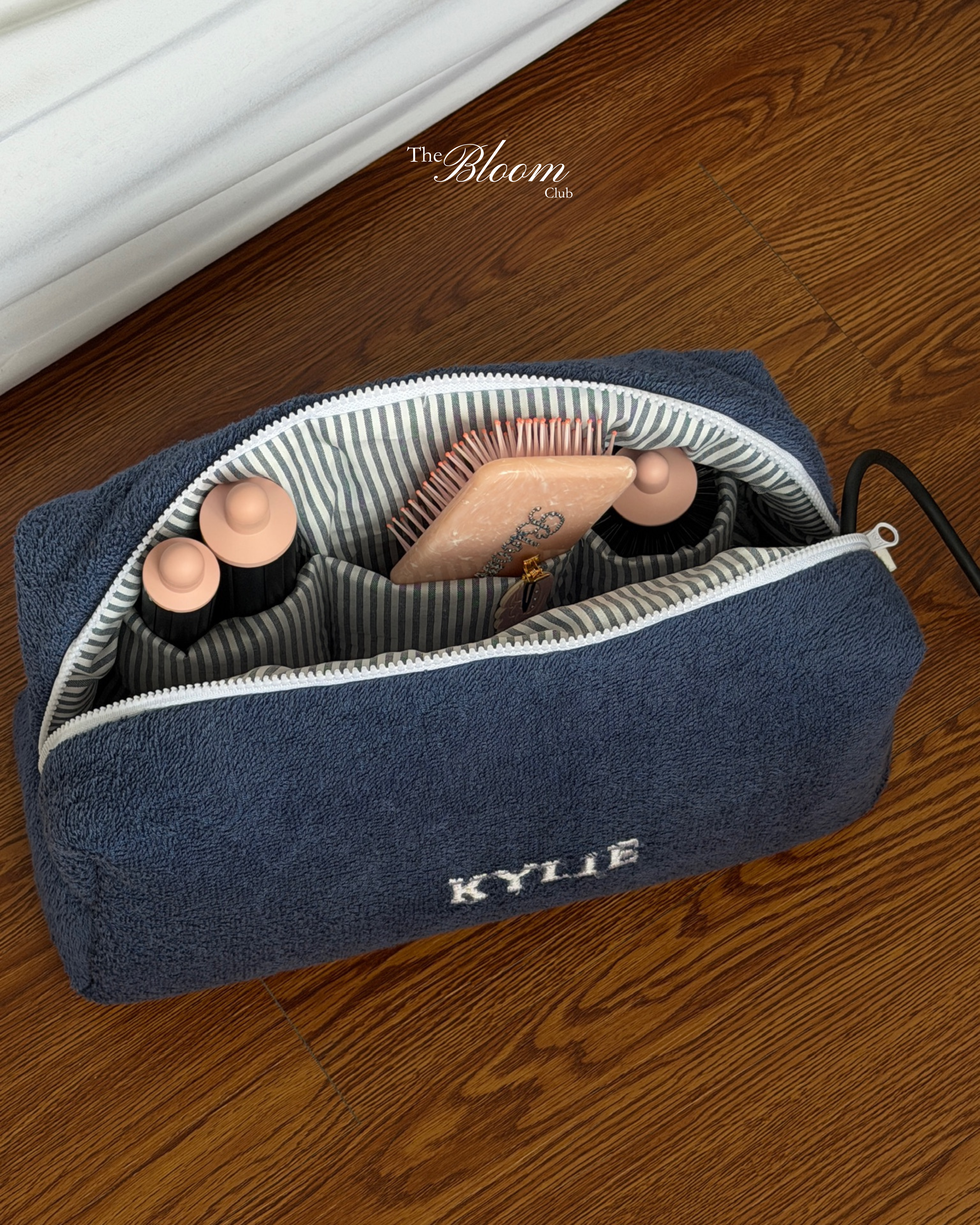 Essential Maxi Pouch She's from NYC