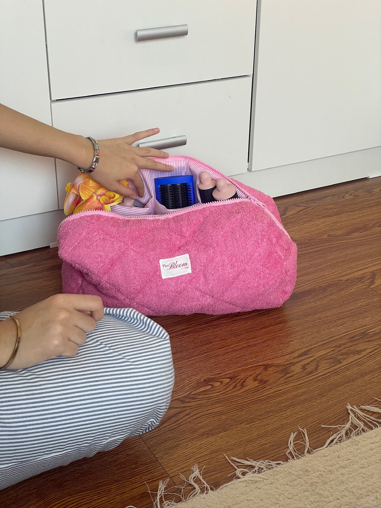 Pinky Promise Maxi Pouch